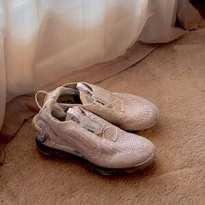 New, has never been worn